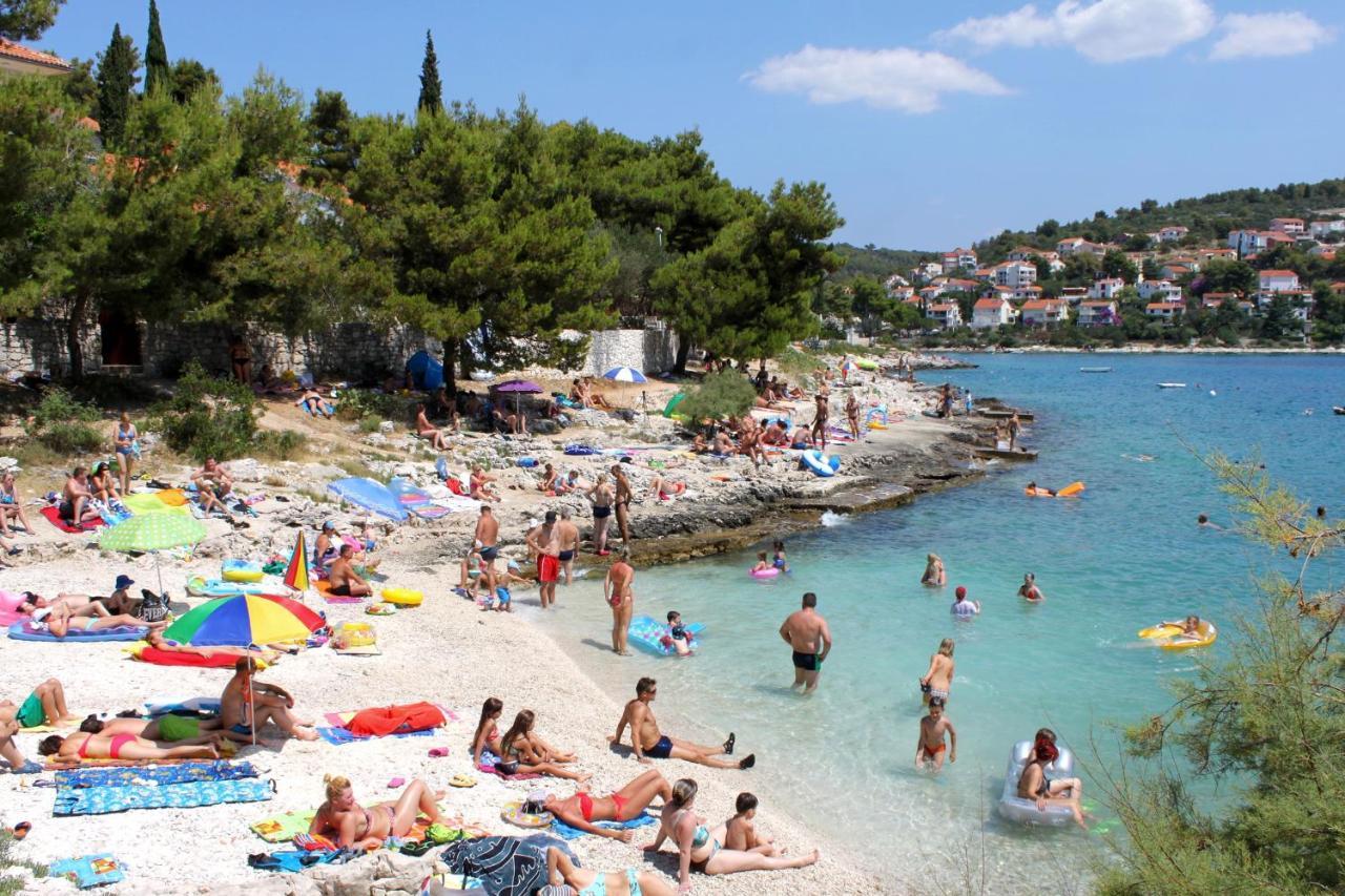 Apartments By The Sea Rastici, Ciovo - 11723 Trogir Buitenkant foto