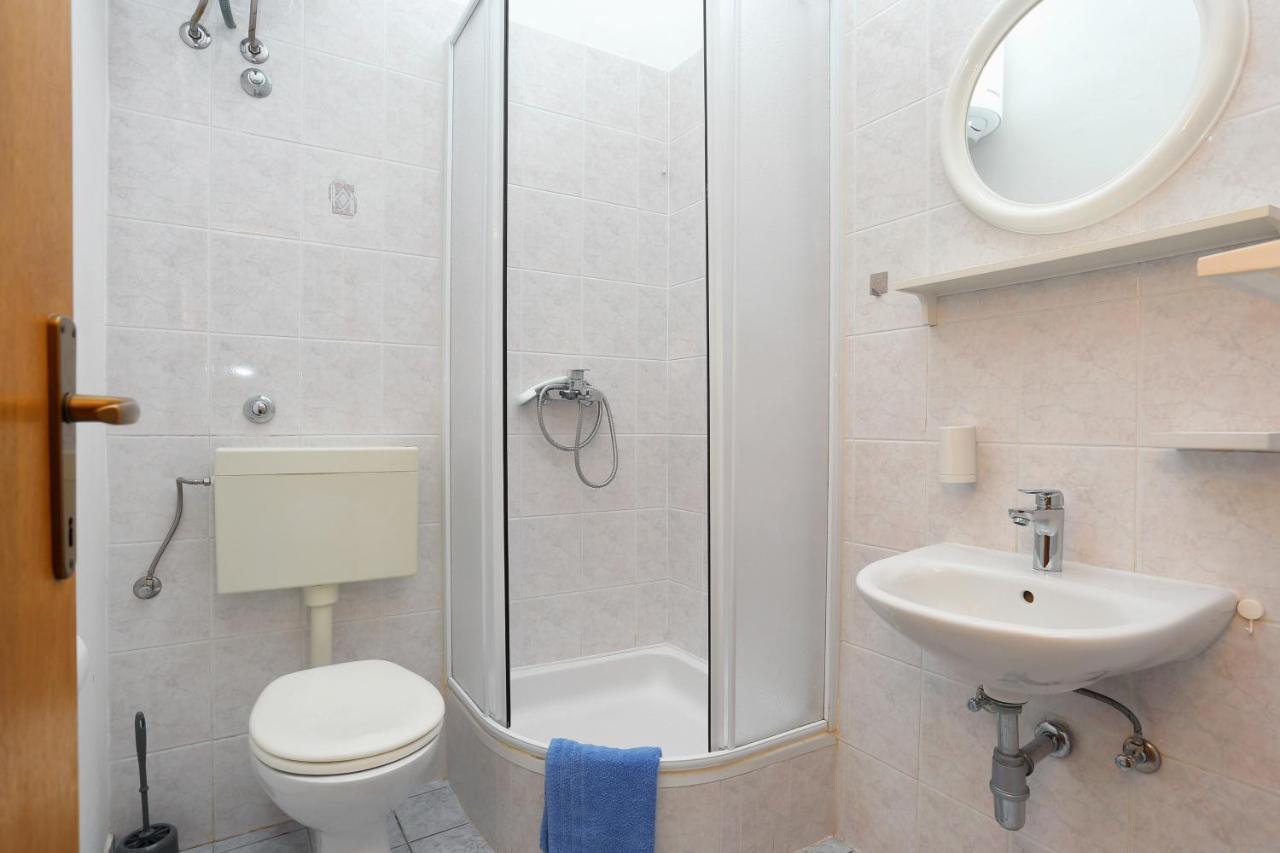 Apartments By The Sea Rastici, Ciovo - 11723 Trogir Buitenkant foto