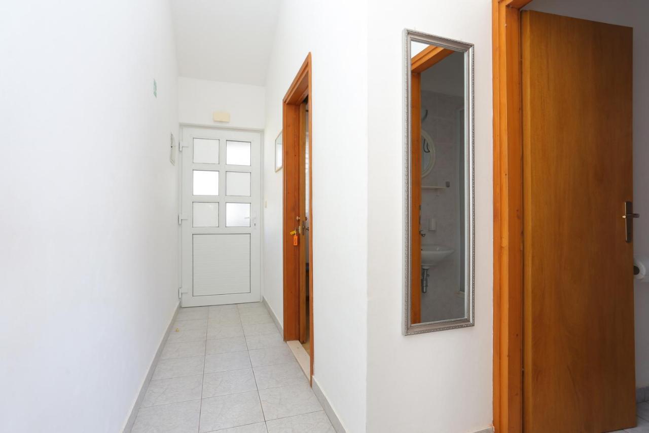 Apartments By The Sea Rastici, Ciovo - 11723 Trogir Buitenkant foto
